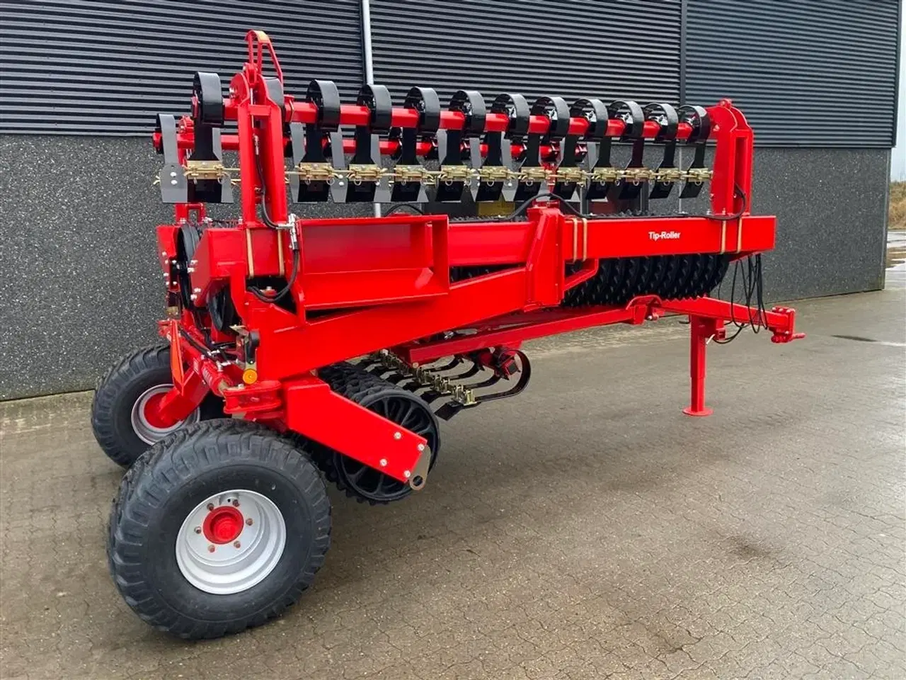 Billede 4 - HE-VA HE-VA TIP ROLLER 8.20 m. Spring-Active-Transfer System - som er en fjederaktiveret vægtoverføring.