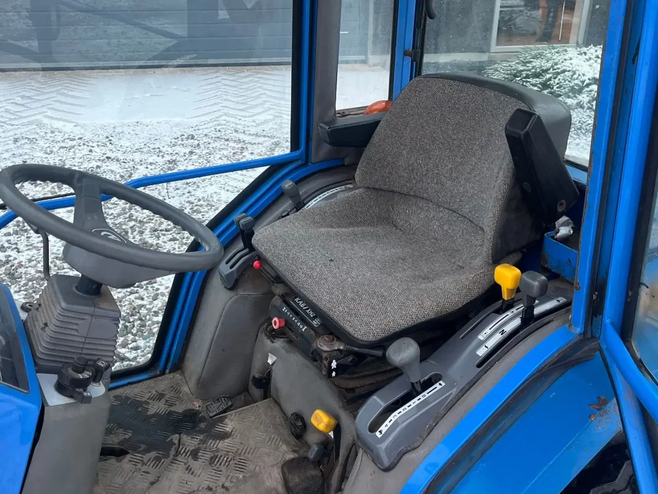 Billede 5 - Iseki 330 Med frontlift, sneplov og lukket kabine