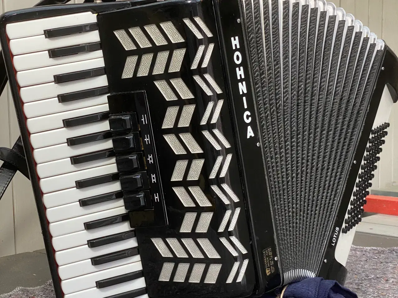 Billede 9 - Hohnica harmonika – 3 kor, 5 registre – sælges fra
