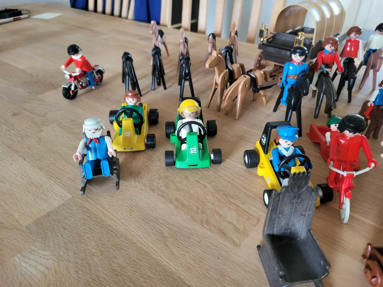 Billede 5 - Play mobil figurer og vogne 