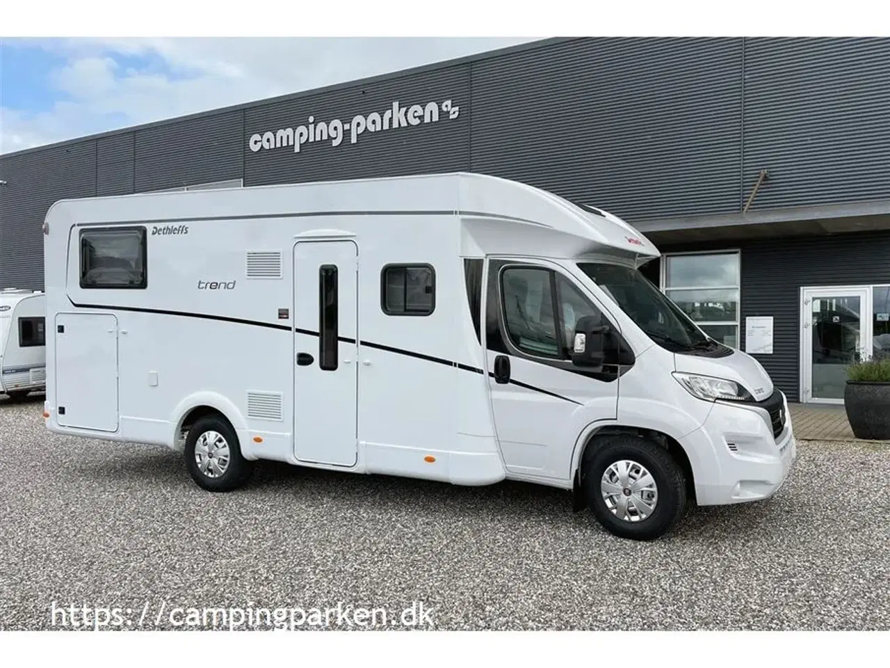 Billede 1 - 2023 - Dethleffs Trend T 7057 EBL   Lækker kvalitets autocamper med meget udstyr, enkeltsenge, face-to-face siddegruppe og automatgear!