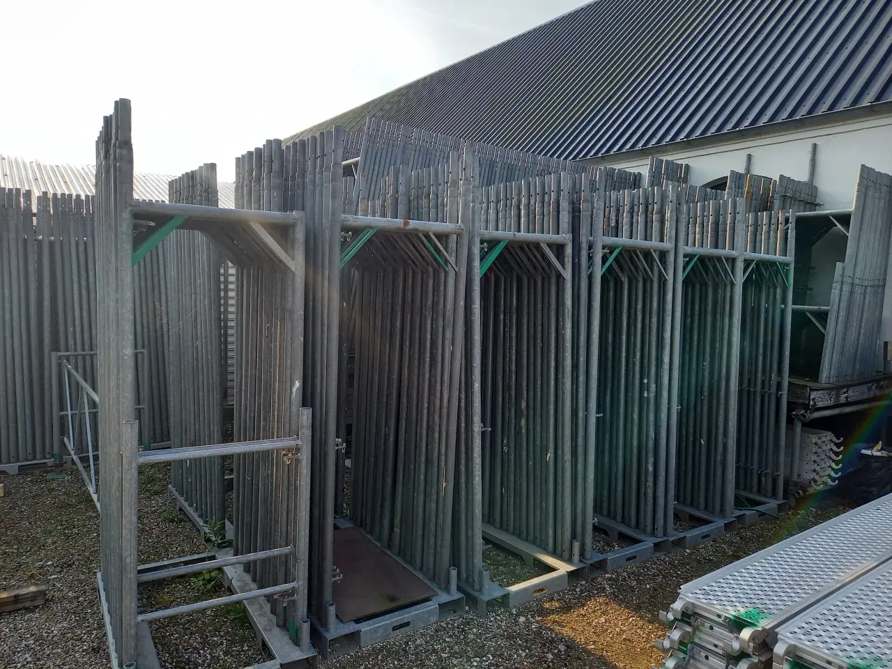 Billede 3 - Facadestillads, gelænder-rammer og dæk