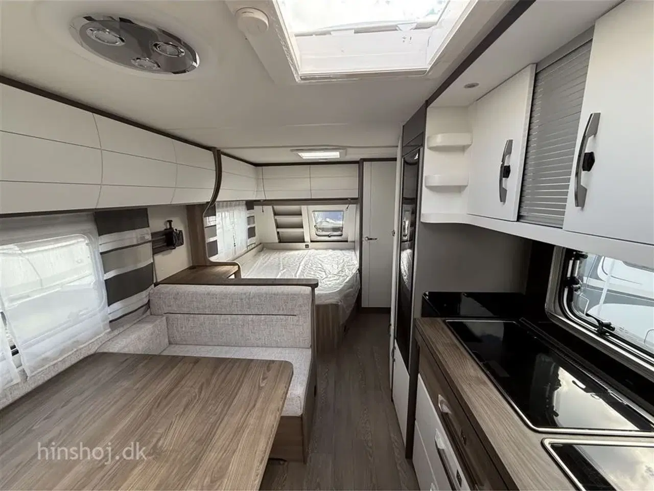 Billede 12 - 2024 - Hobby Excellent Edition 650 KMFe   Stor rummelig familievogn med 2 køjer fra Hinshøj Caravan