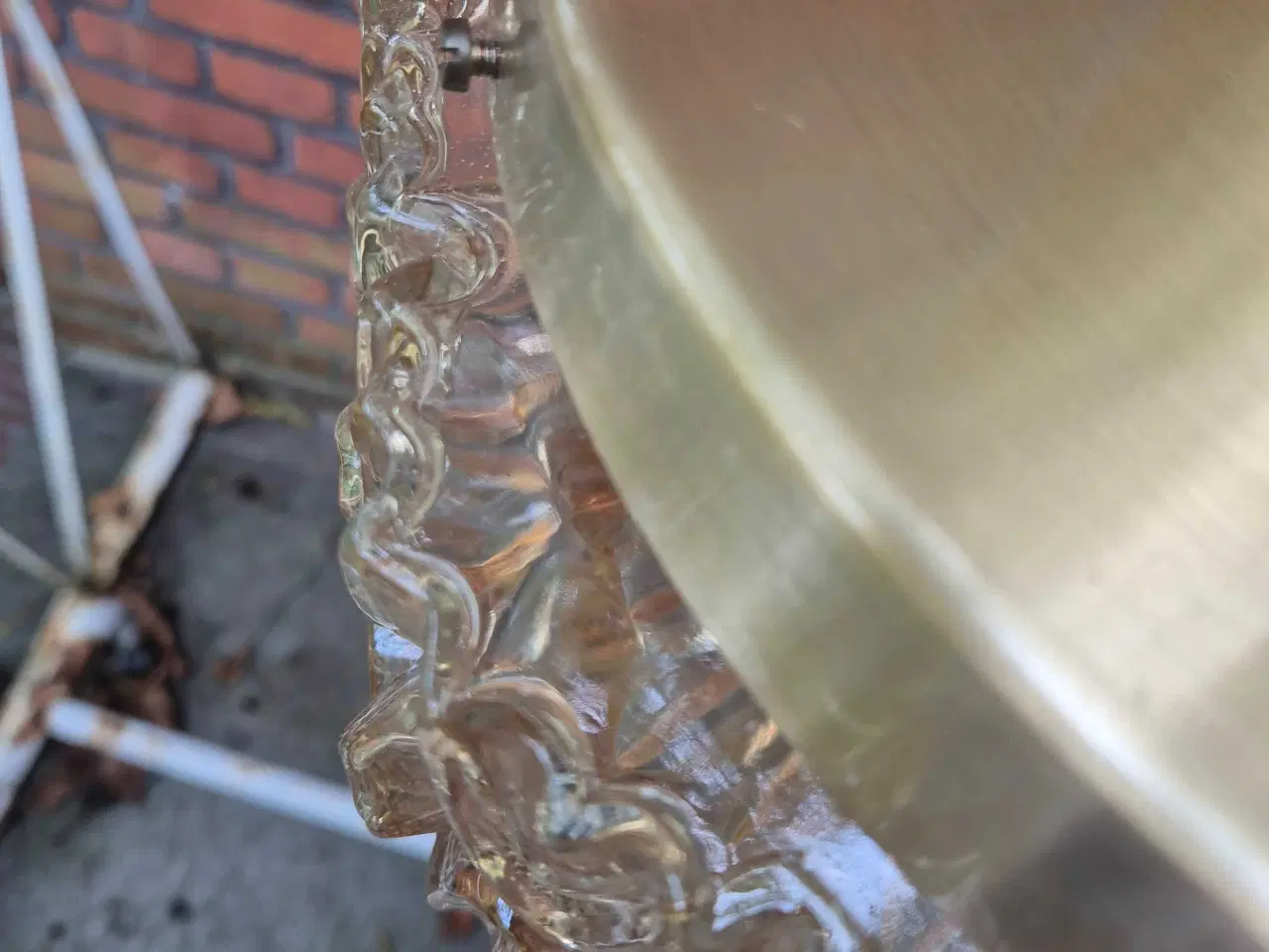 Billede 14 - Stor lampe i messing og gyldent glas 