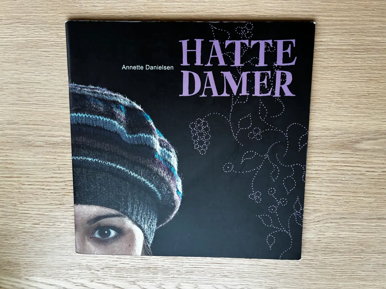 Billede 1 - HATTE DAMER  af Annette Danielsen