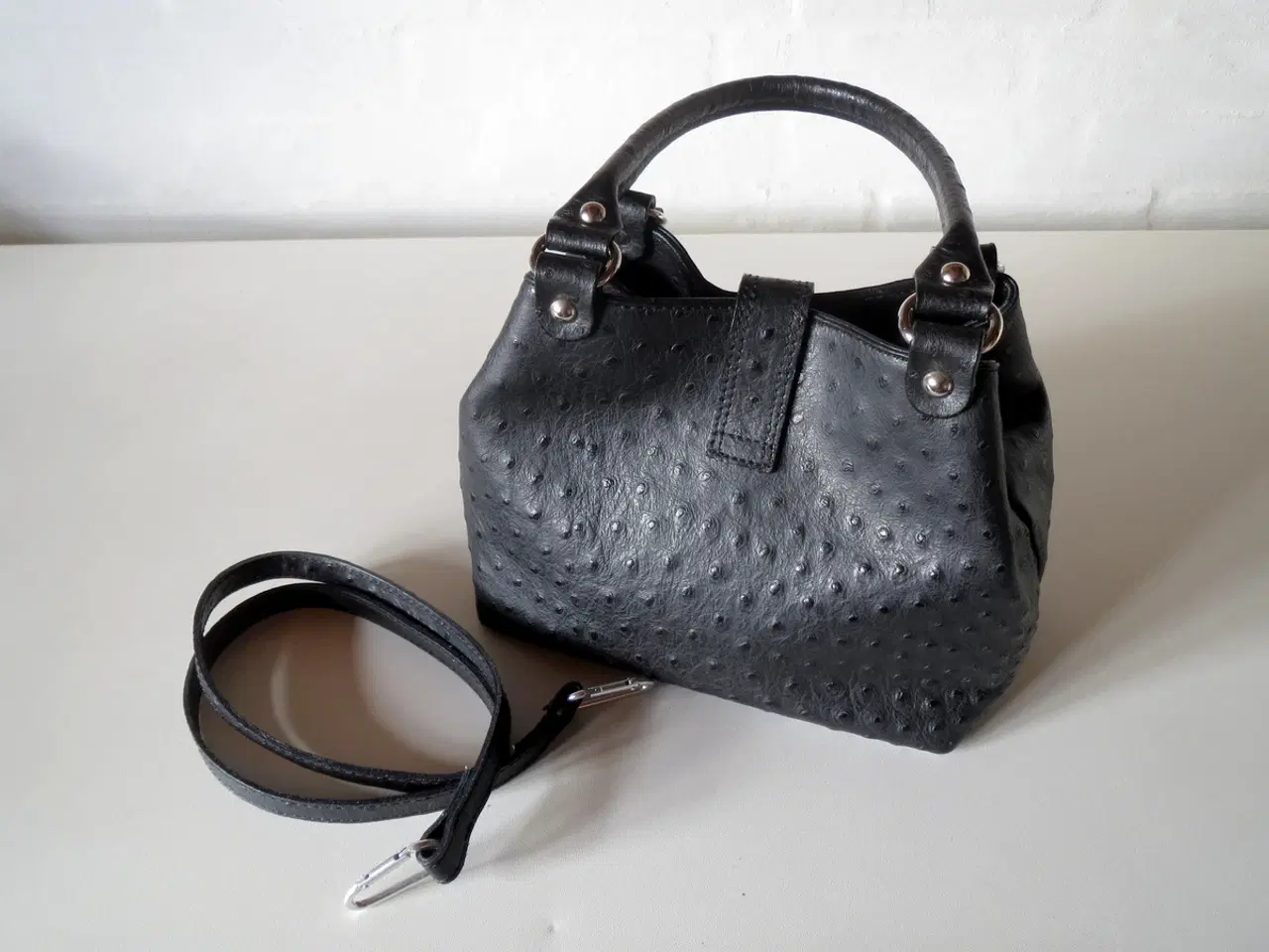 Billede 2 - Italiensk taske i sort strudselæder