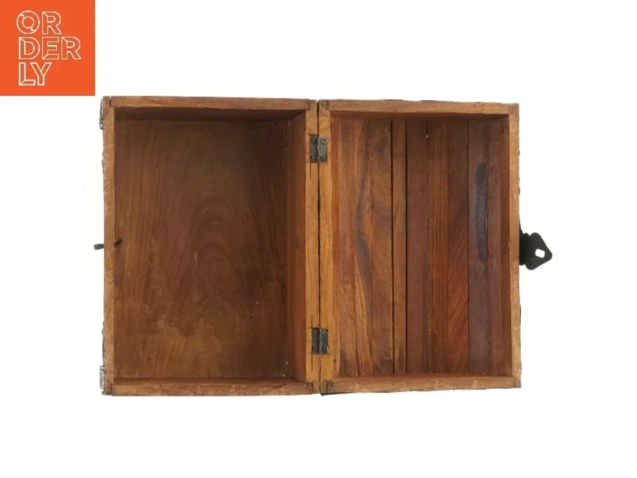 Billede 3 - Dekorativ kiste i træ med metalbeslag (str. 28x20 cm)