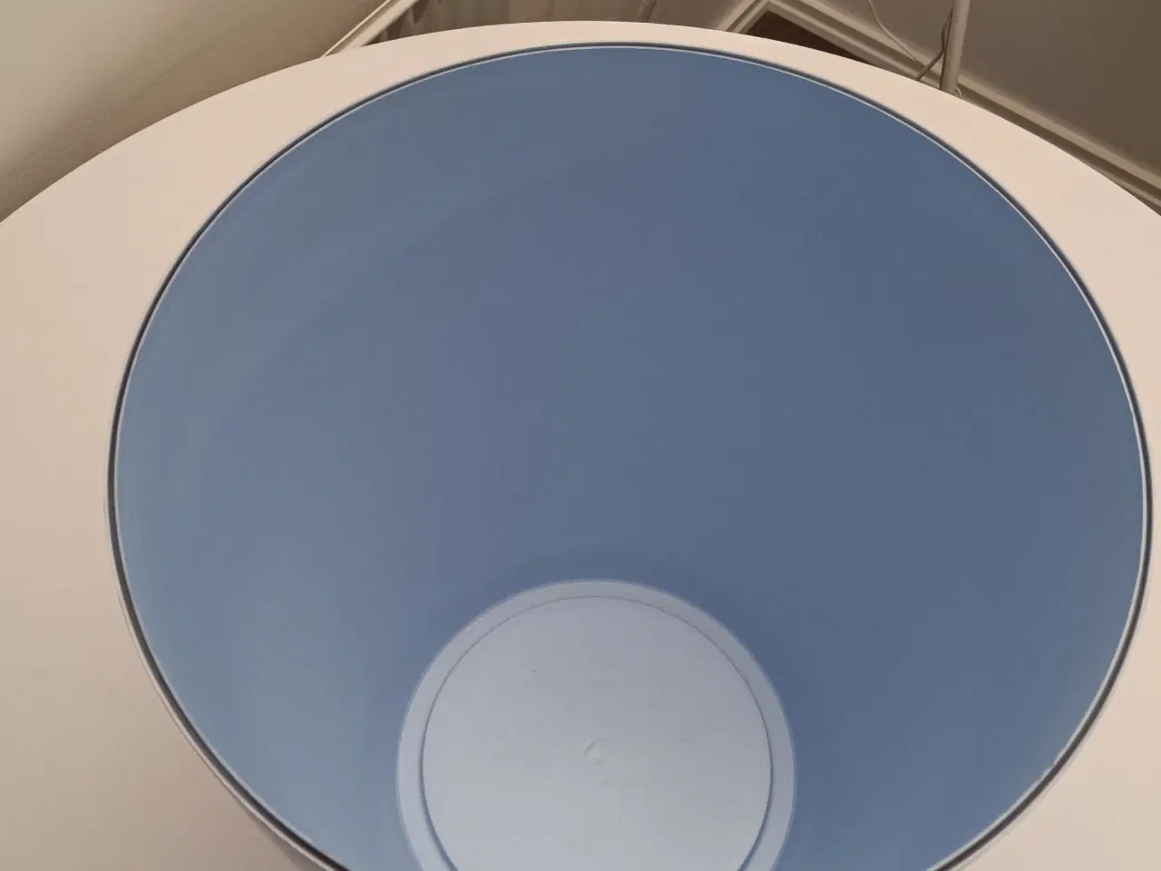 Billede 3 - Bord/beholder med låg