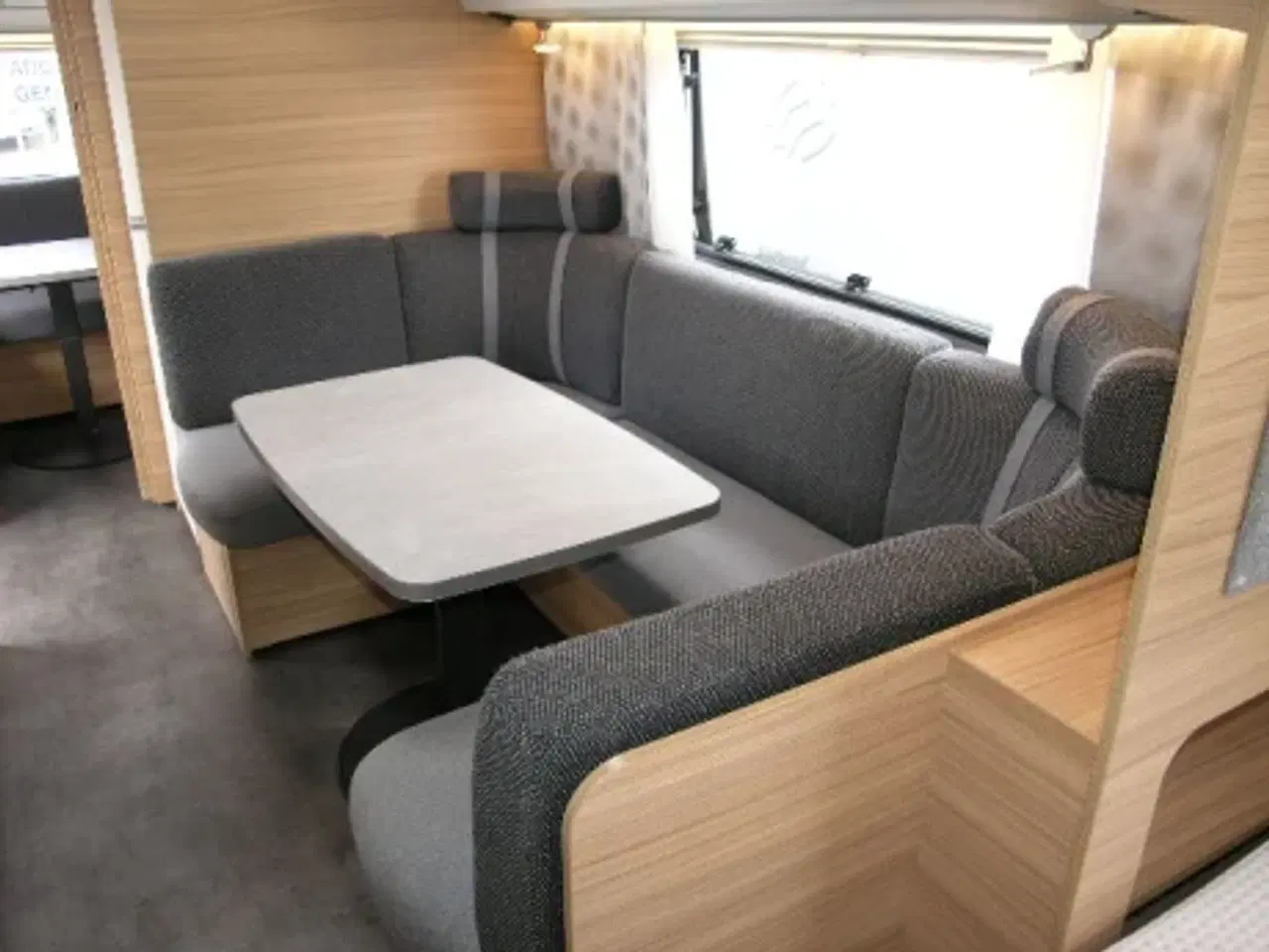 Billede 12 - Dethleffs 650 Camper FMK