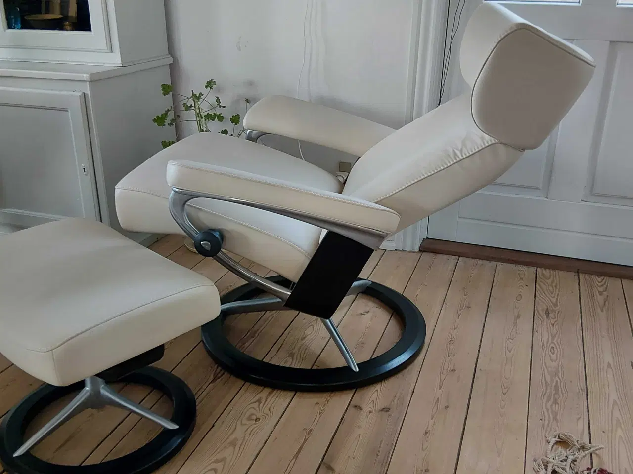 Billede 3 - Stressless Jazz signatur læder lænestol. Som ny