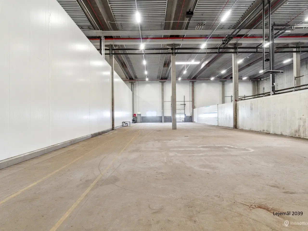 Billede 2 - Logistiklejemål med porte og ramper og en loftshøjde op til 10 meter