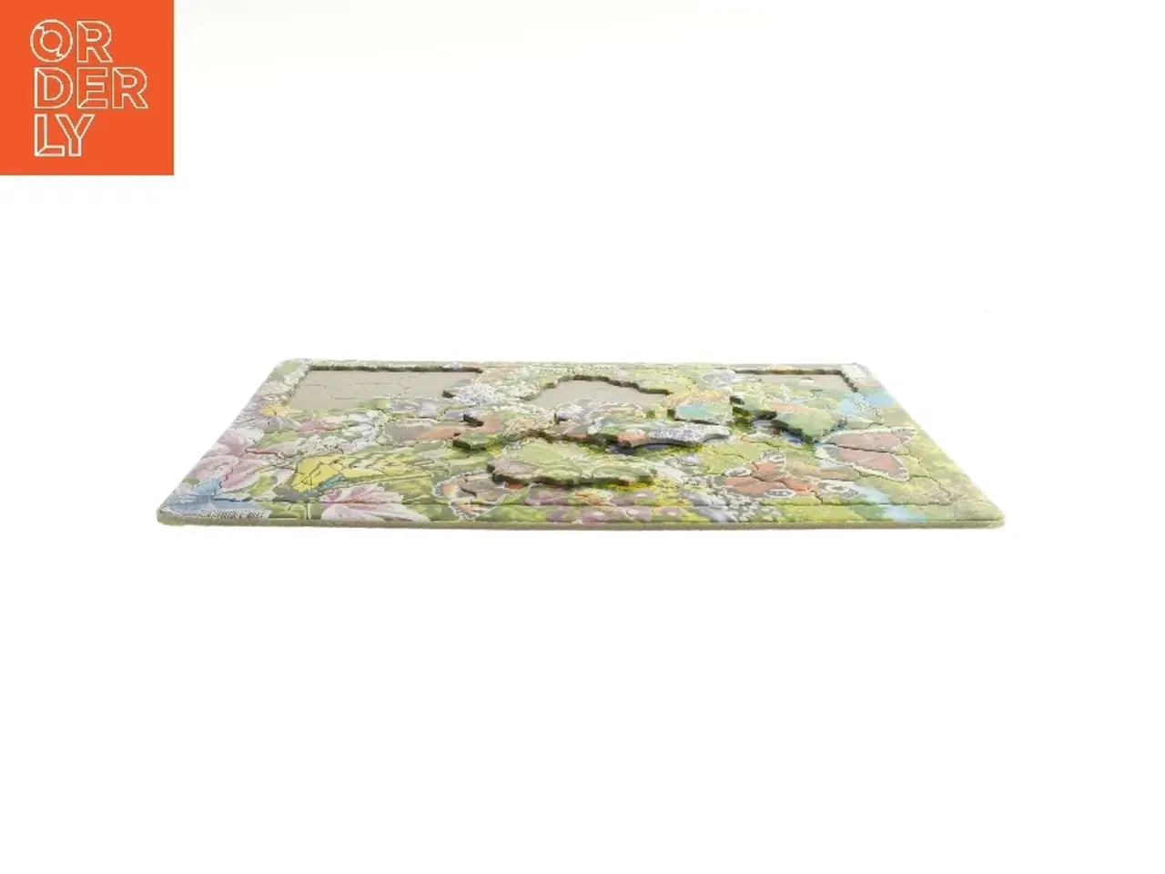 Billede 2 - Puslespil med sommerfugletema fra Larsen (str. 36,5x28,5 cm)