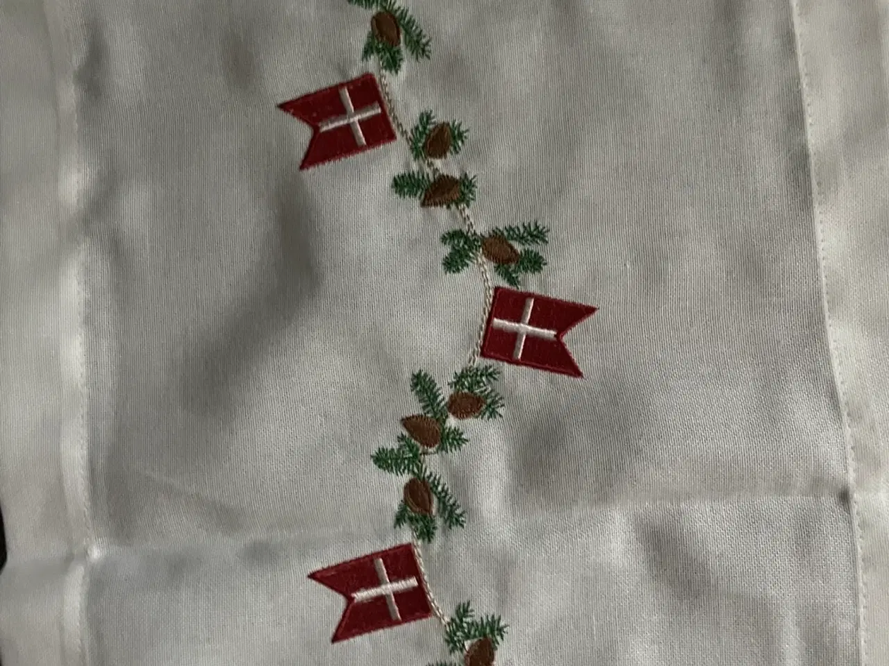 Billede 2 - Bordløber fra Langkilde og søn