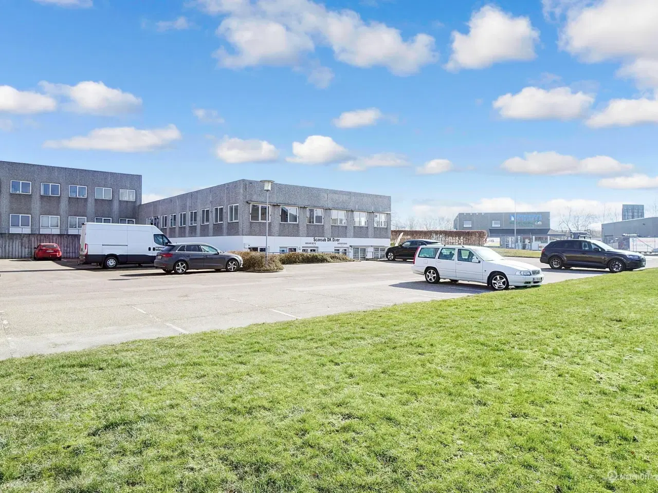 Billede 1 - Flot og fleksibel ejendom på Industrivej 51 i Roskilde til kontor.