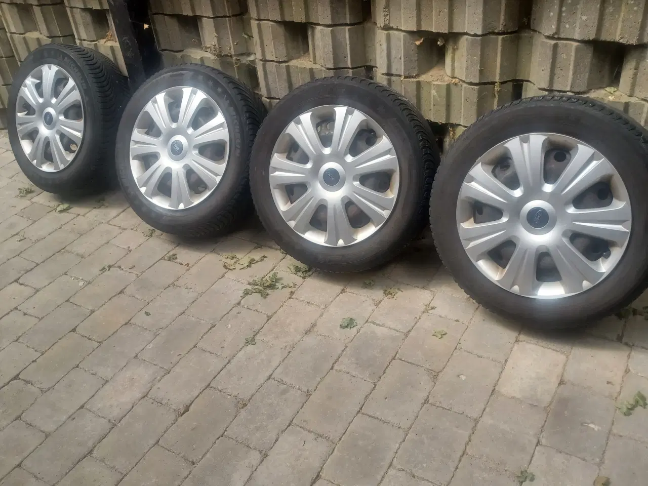 Billede 1 - Ford vinterhjul.