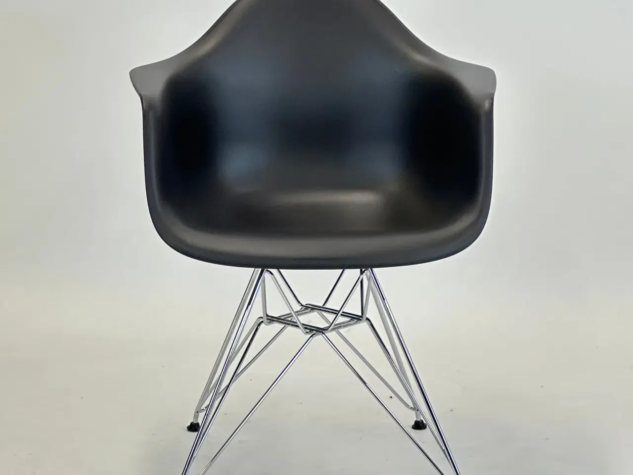 Billede 3 - Vitra Eames Plastic Armchair DAR (Sort)
