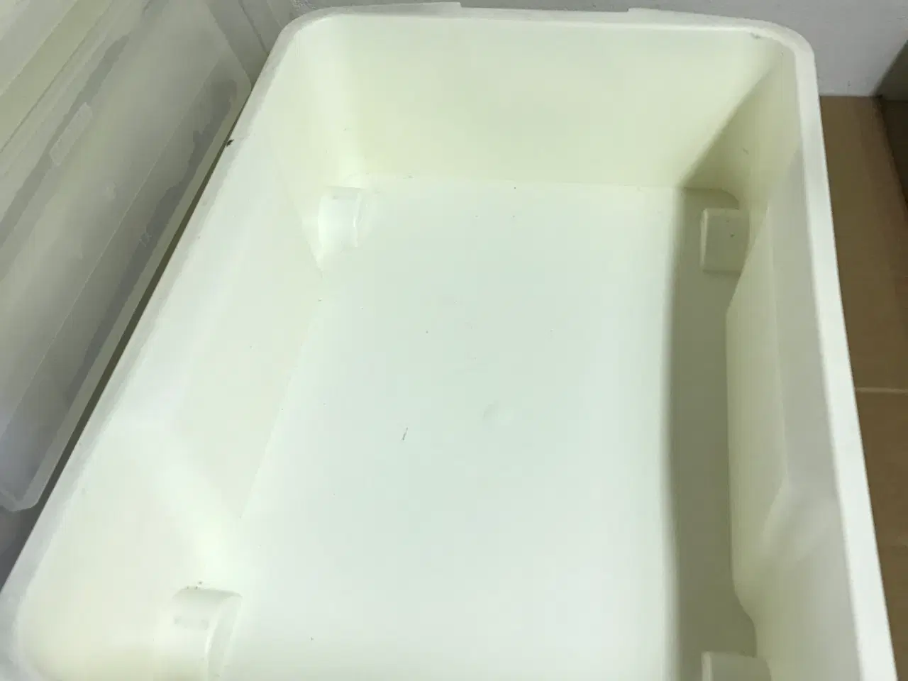 Billede 3 - 3 stk. hvide opbevaringsbokse (Uno bedroller box)