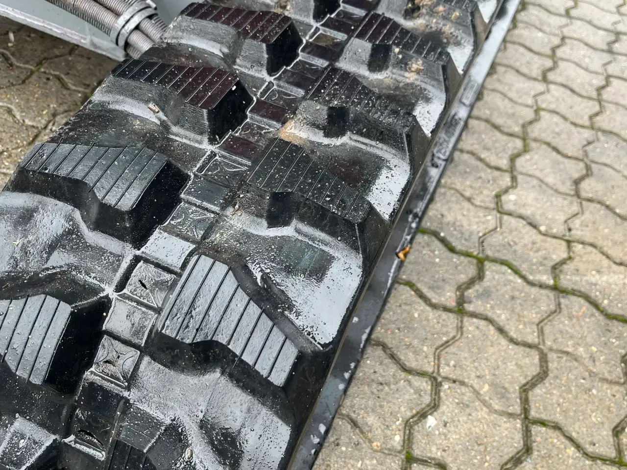 Billede 10 - Takeuchi TB225 Hydraulisk Tiltfæste, centralsmørring +3 skovle