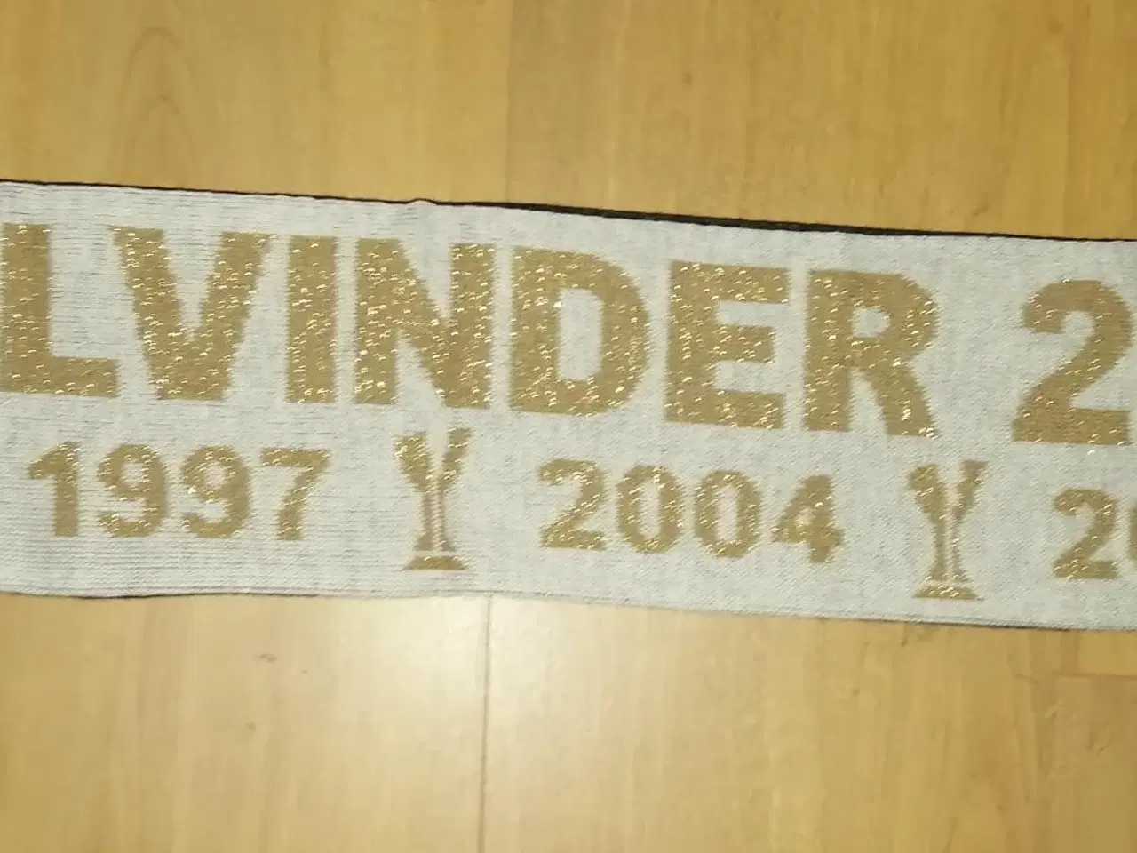 Billede 1 - F.C. KØBENHAVN RETRO HALSTØRKLÆDE, SAMLEOBJEKT