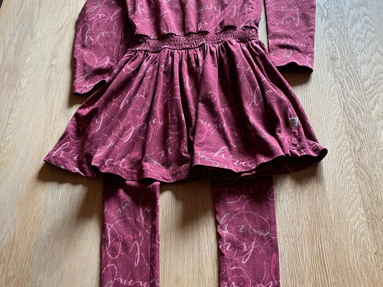 Billede 3 - Hummel kjole og leggings 128 og mere tøj i 116
