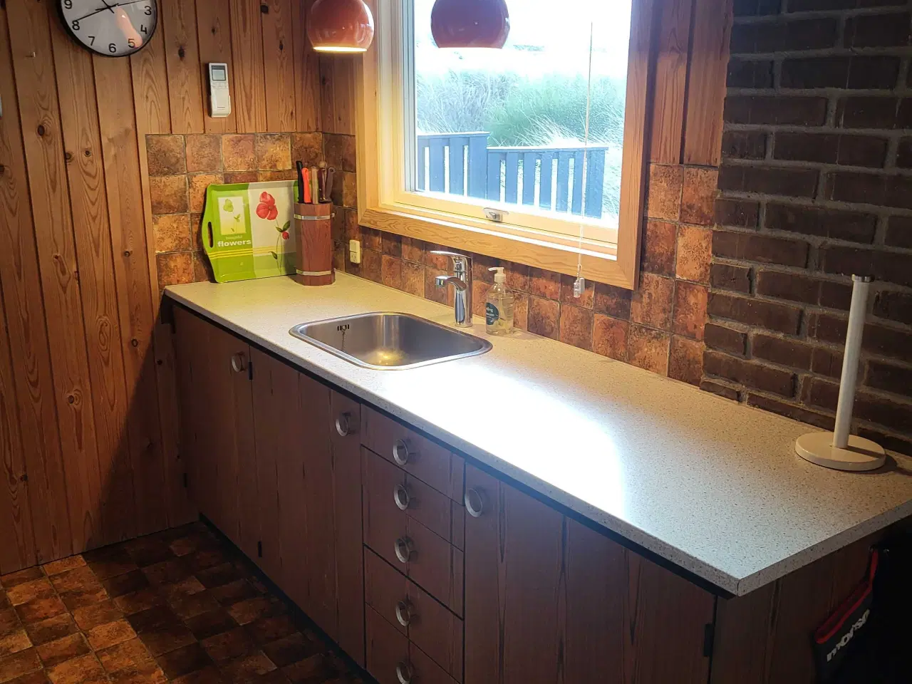 Billede 1 - Flot køkkenbord med vask og armatur