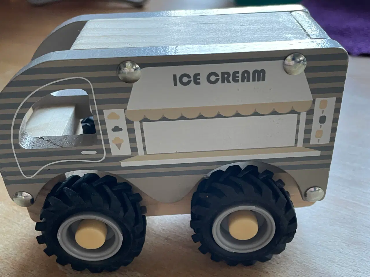 Billede 5 - Magni træ biler