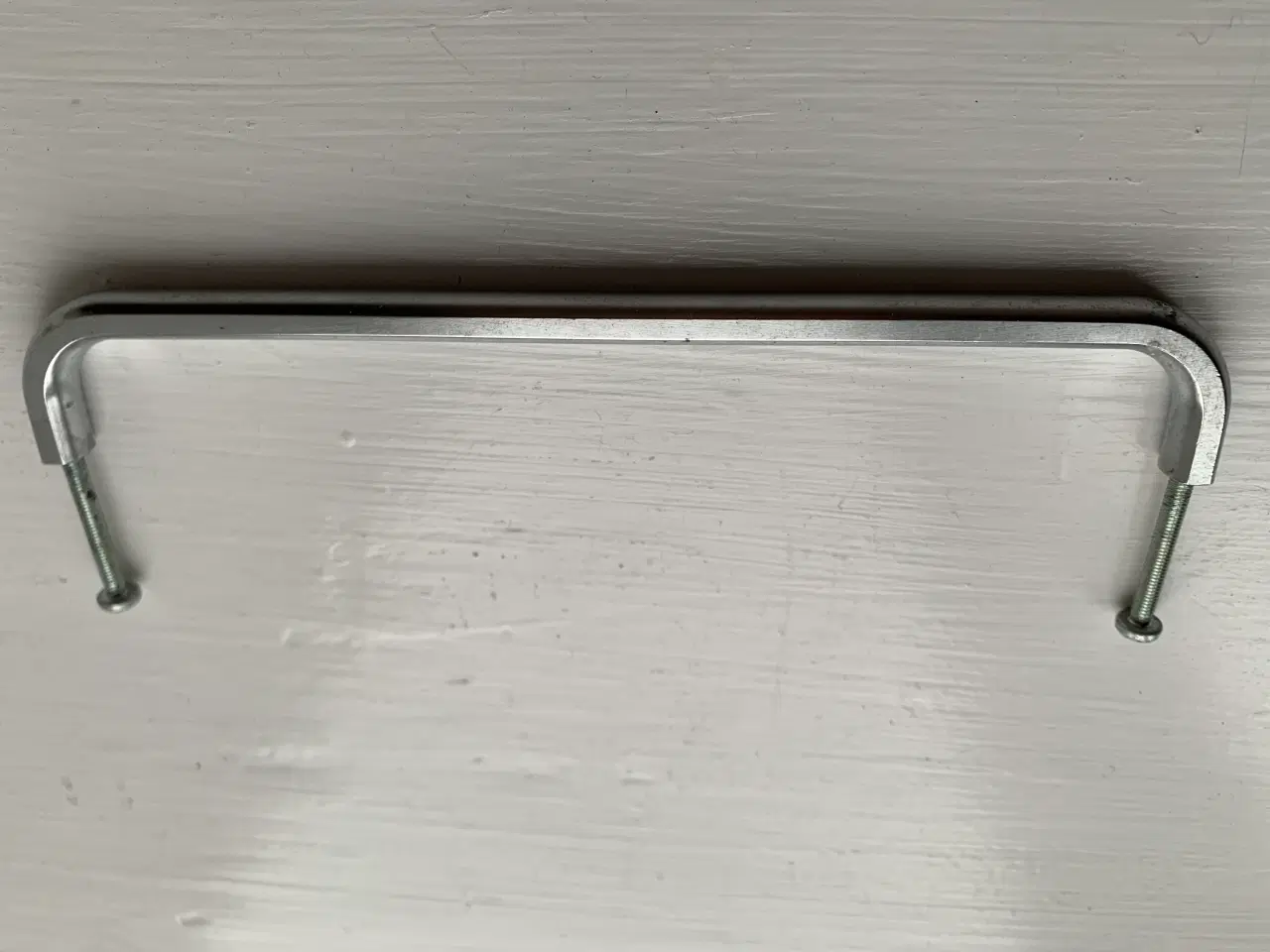 Billede 2 - 5 ens håndtag eller greb til skabe