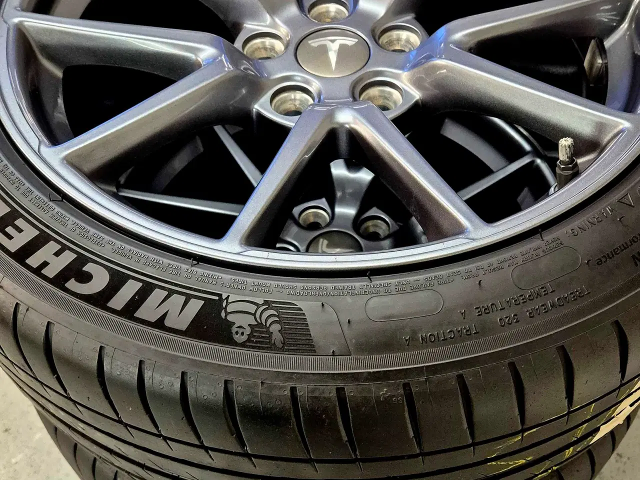 Billede 8 - 5x114.3 TESLA ORIGINAL ALUFÆLGE MED SOMMERDÆK