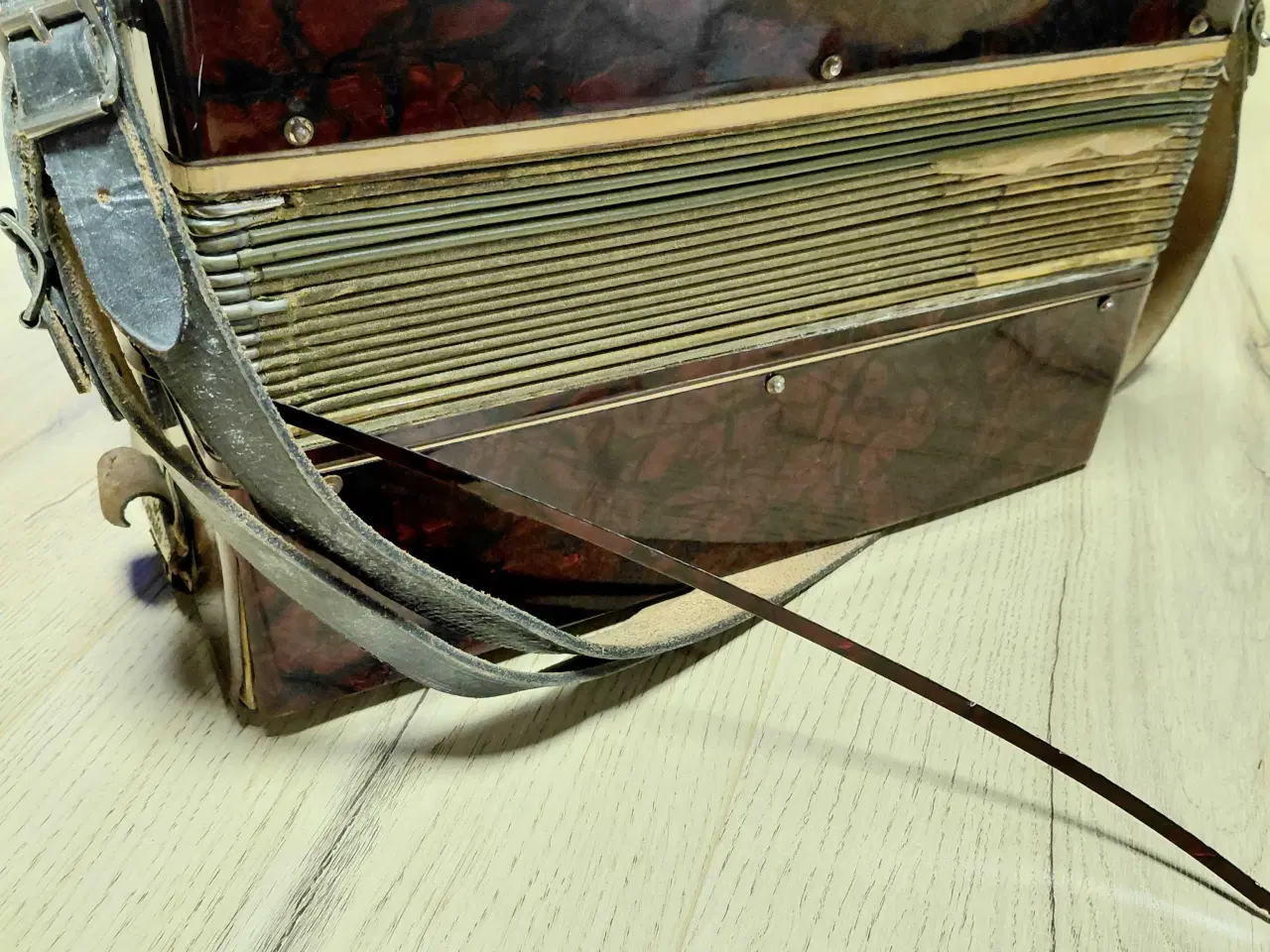 Billede 7 - Harmonika, rep/dele