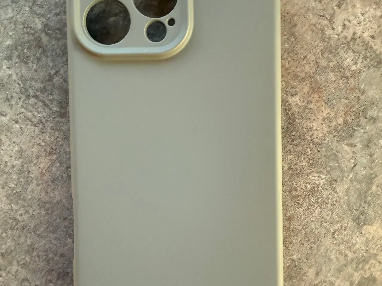 Billede 3 - iPhone 16 pro Max cover silecone 3 stk