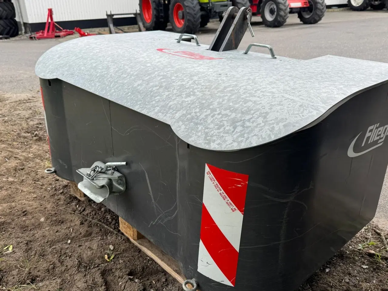 Billede 8 - Fliegl Frontvægt 1500 kg MED OPBEVARINDSPLADS!