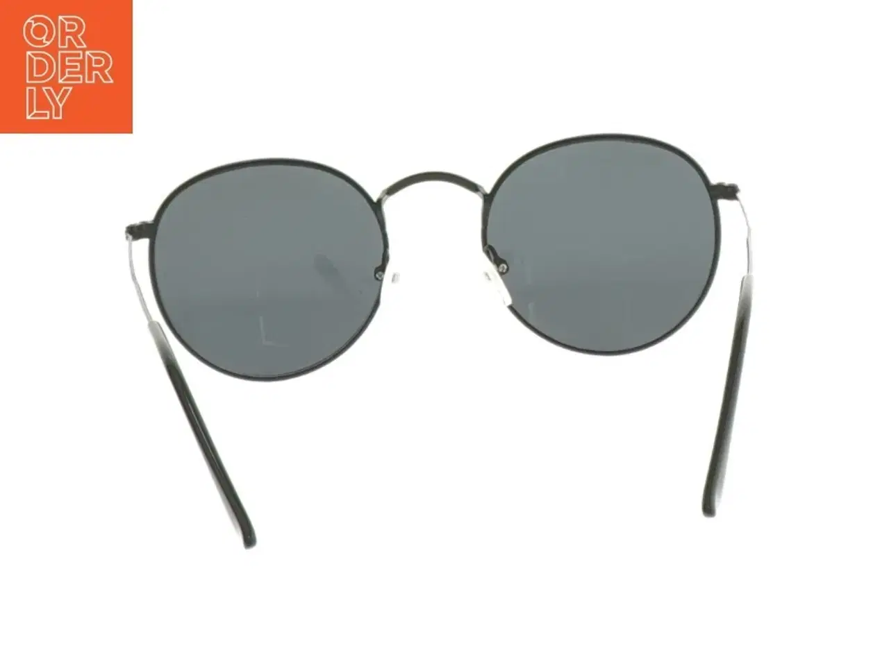 Billede 1 - Runde solbriller med sort stel (str. 13,5 cm)