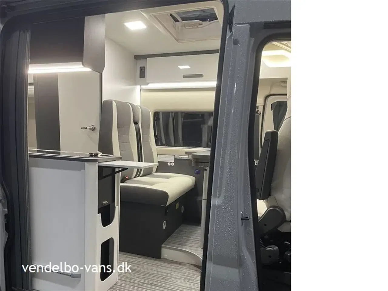 Billede 10 - 2024 - McLouis Menfys Van 03 S-Line   Under 6 meter med stor dejlig dobbeltseng - automatgear