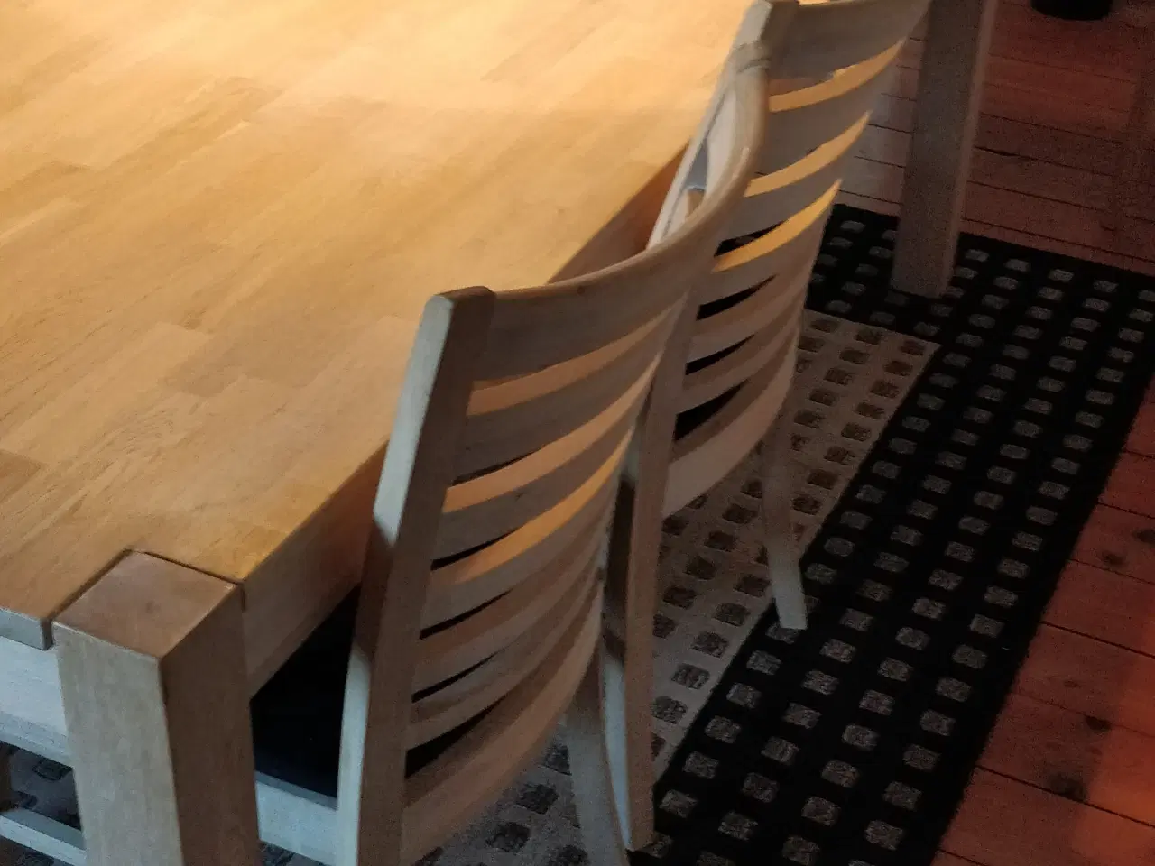 Billede 5 - Spisebord med 6 stole i egetræ