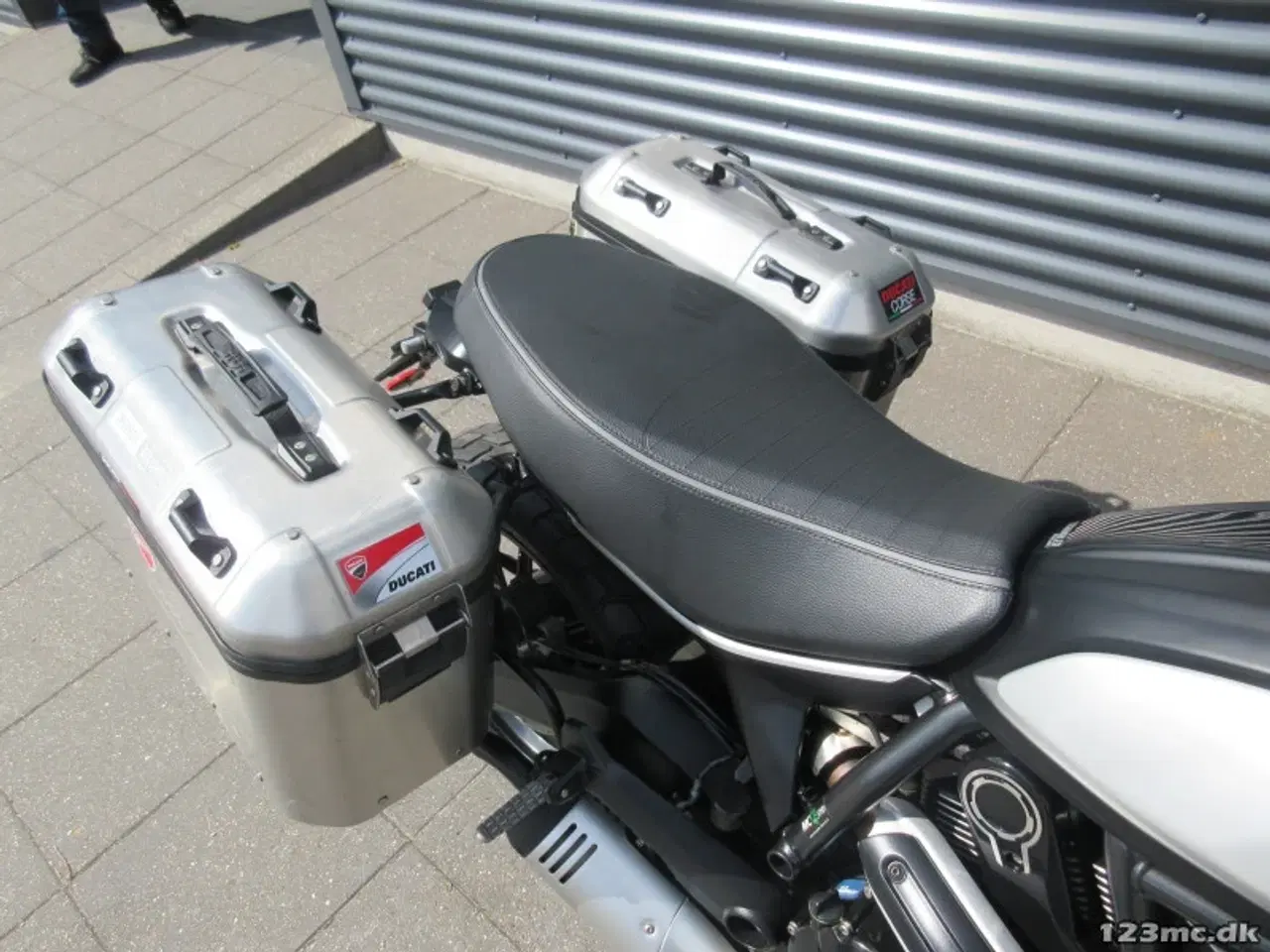 Billede 8 - Ducati Scrambler Icon Dark MC-SYD       BYTTER GERNE