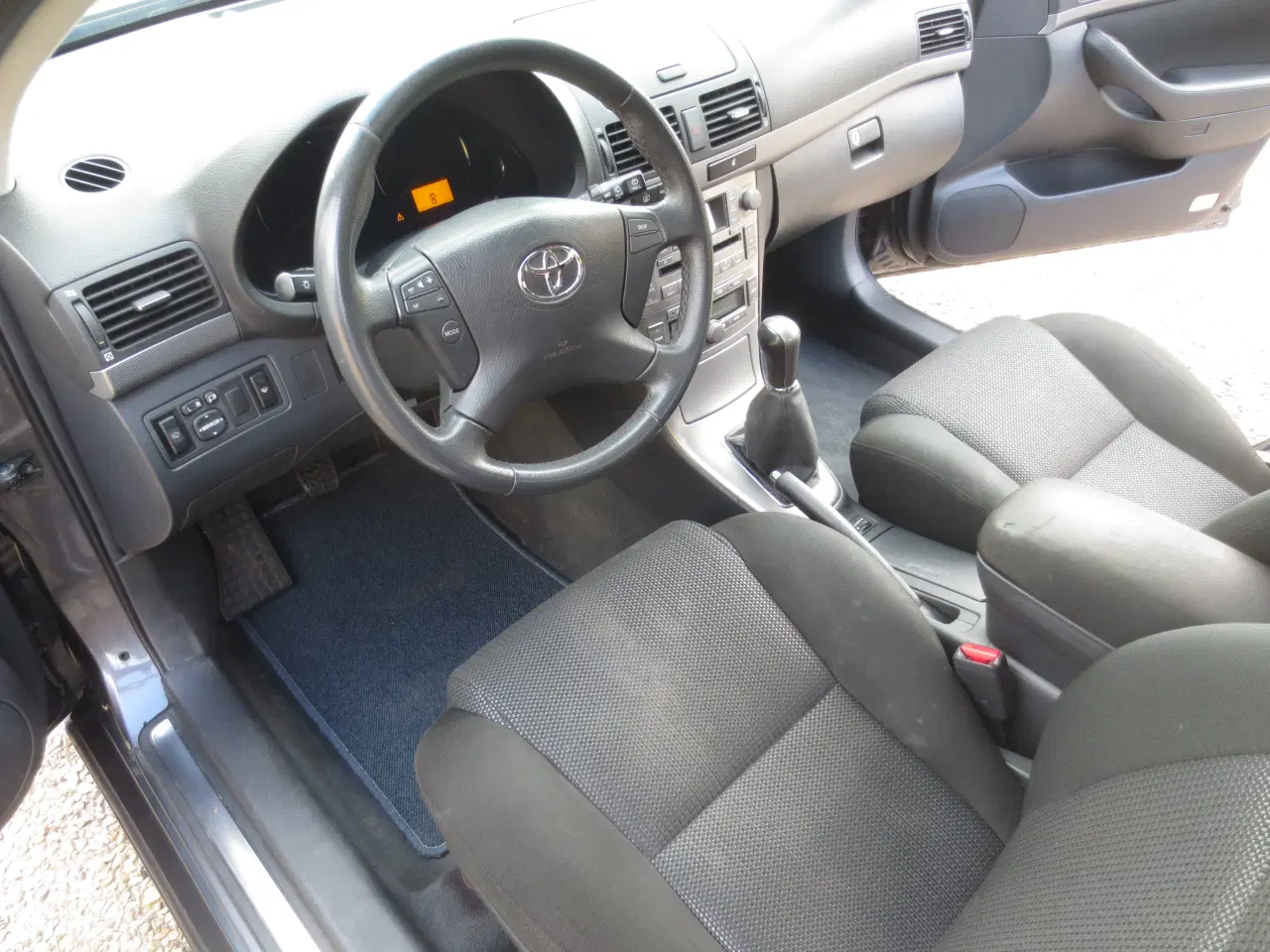 Billede 18 - Toyota Avensis 1.8 i 5 Døres.