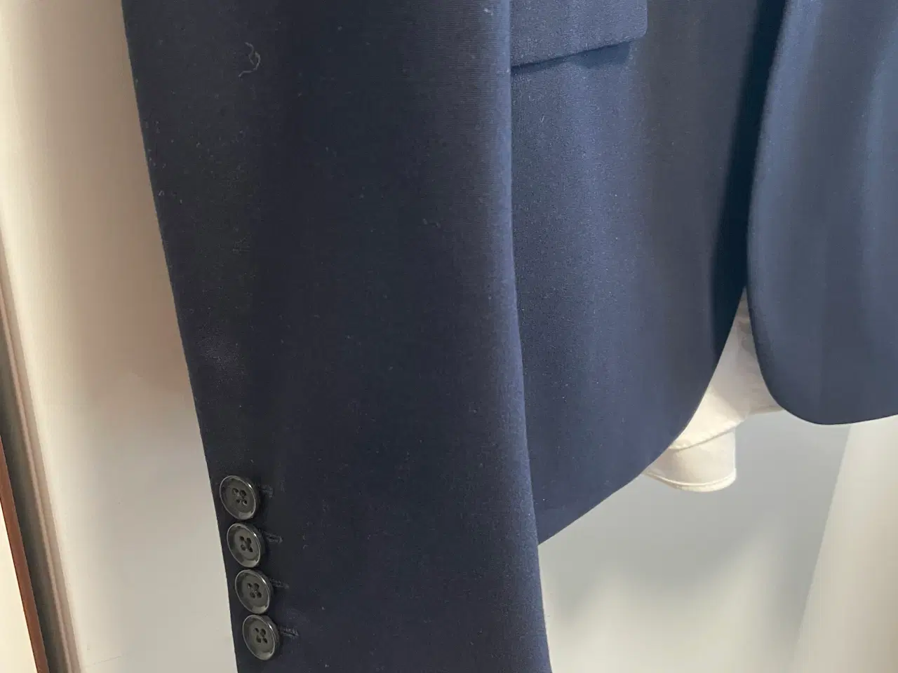 Billede 3 - Mørkeblå Konfirmations jakkesæt
