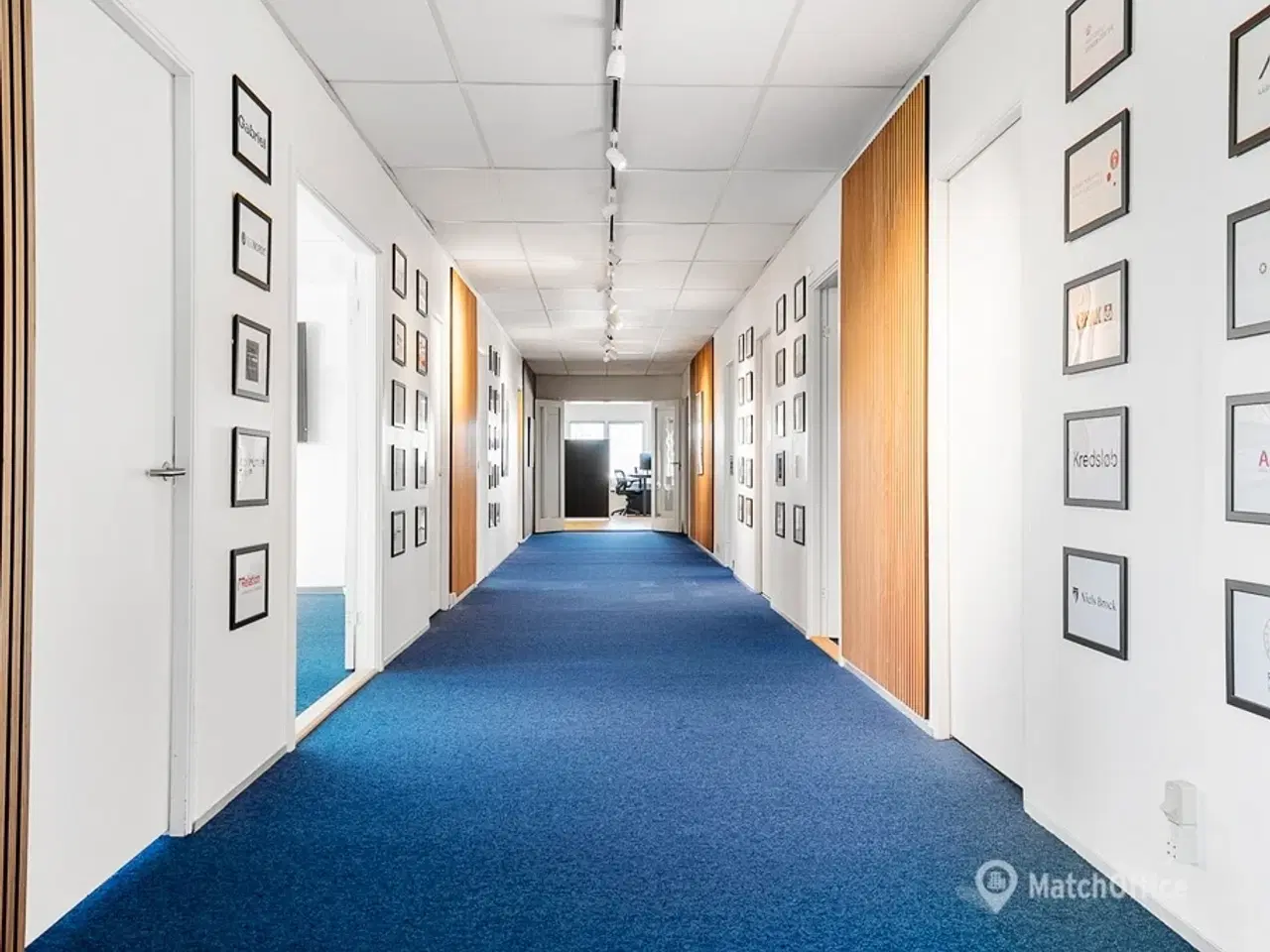 Billede 9 - Tæt på motorvejstilkørsel og 300 meter fra Trekroner station