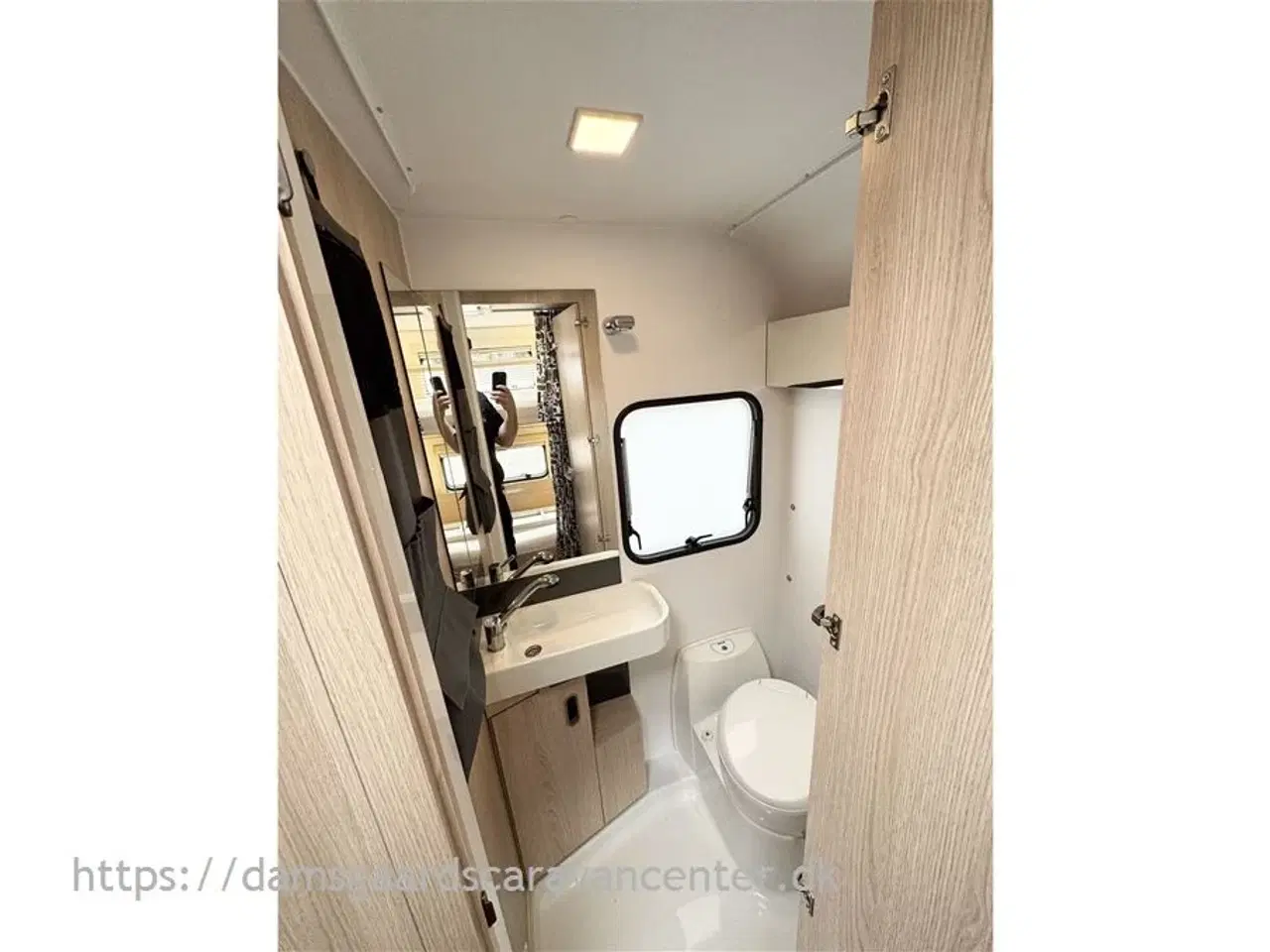 Billede 15 - 2024 - Adria Aviva 522 PT   Dobbeltseng-Køjer-telt-mover