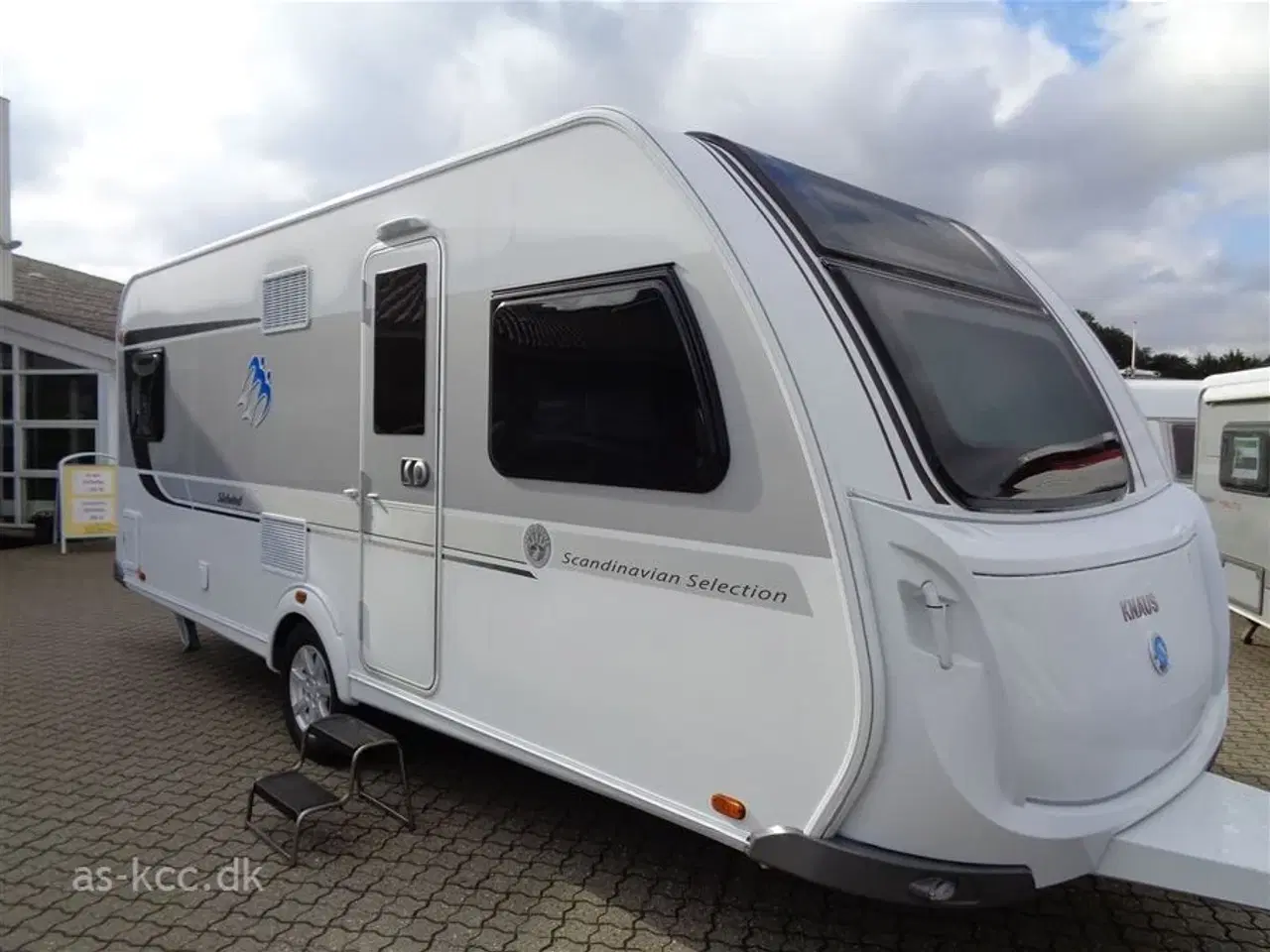 Billede 1 - 2019 - Knaus Südwind Scandinavian Selection 580 UF   Alde Centralvarme, vandbåren gulvvarme,  4 sovepladser, 5 siddepladser, mover, Cykelstativ.