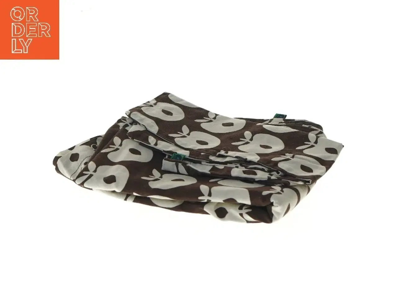 Billede 1 - Sengetøj med æblemønster fra Småfolk (str. 40x45 og 70x100 cm)