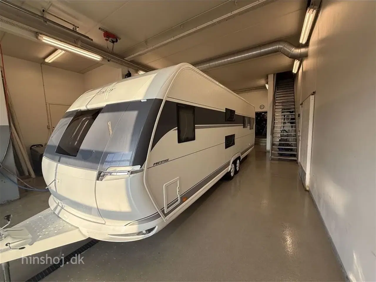 Billede 20 - 2026 - Hobby Prestige 720 UKFe   Hobby 720 UKFe med køjer og fransk dobbeltseng fra Hinshøj Caravan