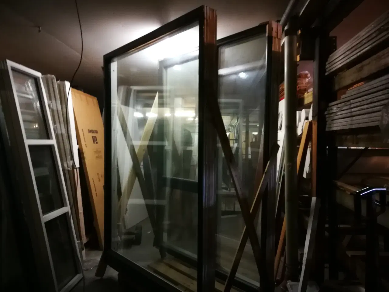 Billede 1 - TRÆ/ALU VINDUESELEMENT 150,8x211,8, KR 2800