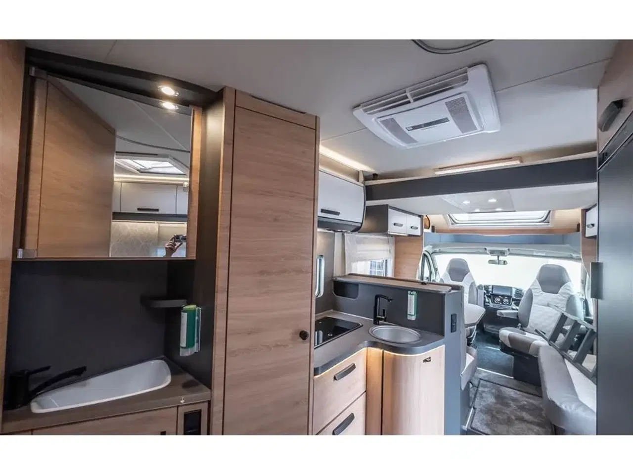 Billede 21 - 2025 - Knaus L!VE TI Wave 650 MF Platinium Selection   Del-integreret med plads til 4