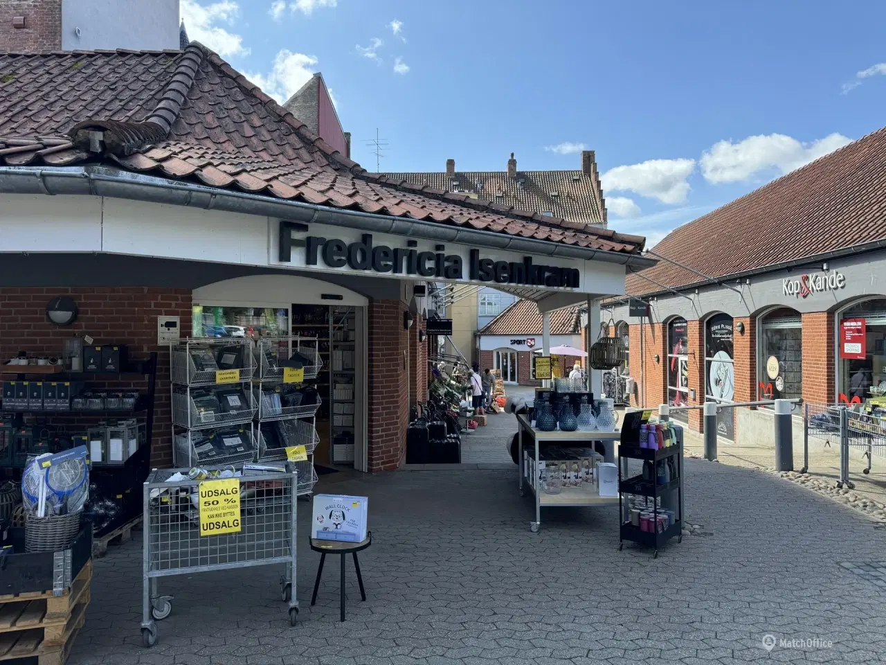 Billede 1 - 267 m² butikslokale udlejes i Fredericia Midtpunkt