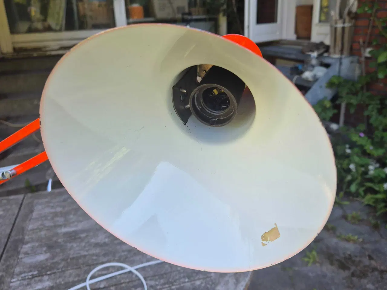 Billede 7 - Flot orangerød arkitektlampe i dansk design 
