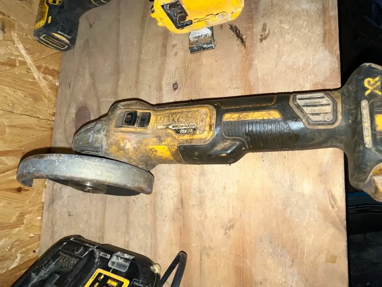 Billede 6 - 5 Stk. Værktøj DEWALT + Batterier, Oplader