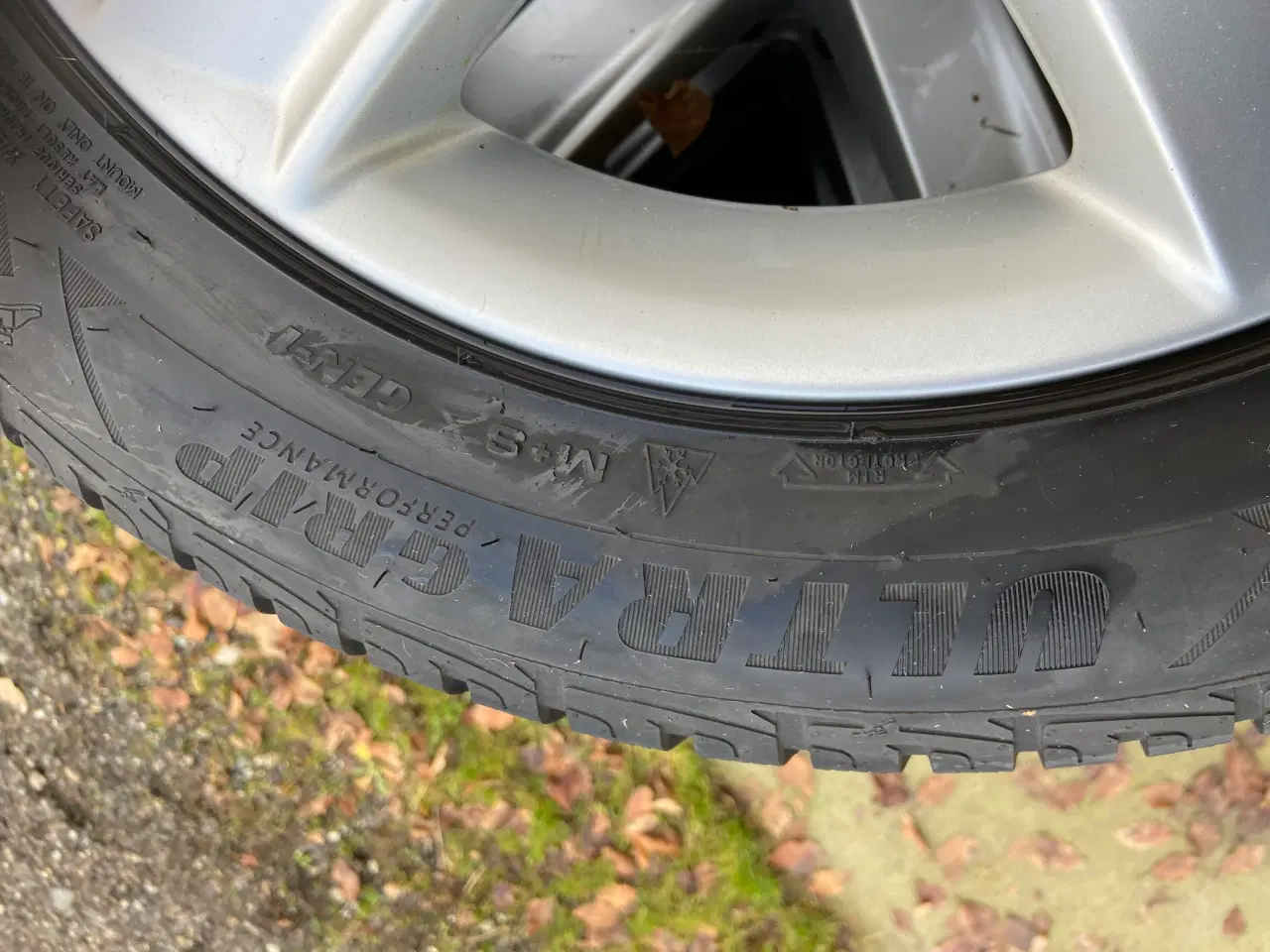 Billede 5 - Meget fine Audi alufælge med næsten nye vinterdæk 