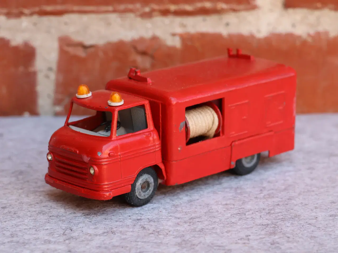 Billede 9 -  4 Stk Gl Tekno udryknings lastbiler + autotrailer