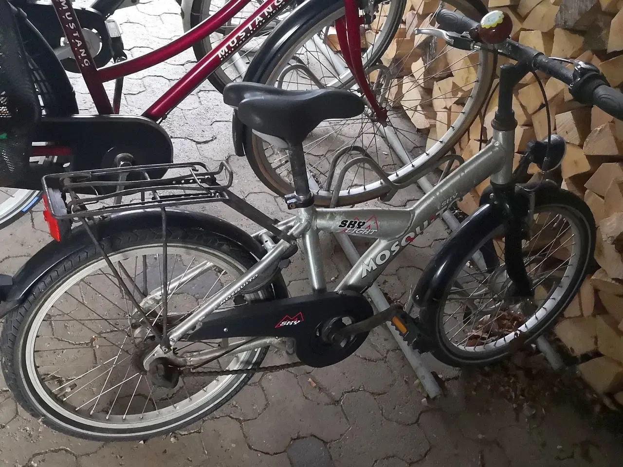 Billede 2 - 2 x CYKLER: Børnecykel & Flot LØBEcykel i træ